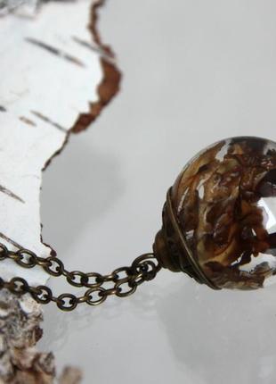 Кулон-сфера з ісландським мохом в епоксидній смолі3 фото