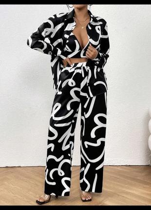 Костюм тройка