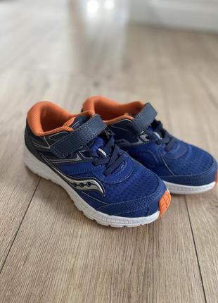 Saucony кроссовки 31 размер положения новых