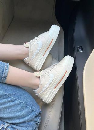 Кроси nike court legacy lift beige3 фото