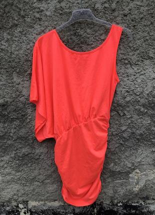 Сукня яскрава з одним рукавом