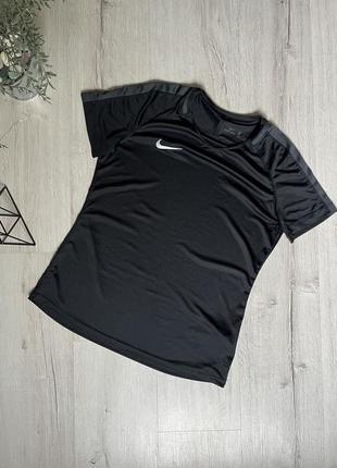 Женская спортивная футболка nike2 фото