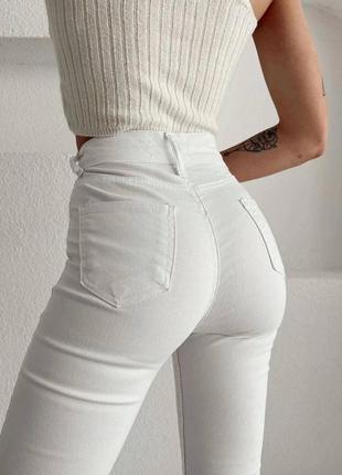 Женские белые джинсы скинины, скинни, классические зауженные брюки, на высокой посадке, скинни, приталенные, прямые, узкие3 фото