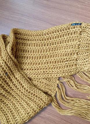 Шарф горчичного цвета