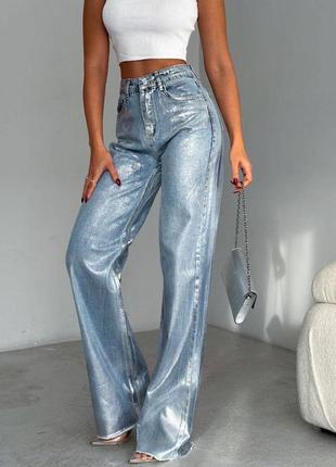 Женские джинсы плаццо с высокой посадкой.