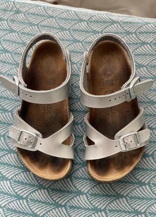 Серебряные босоножки birkenstock 28 размер5 фото