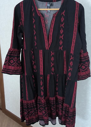 Платье с оборками