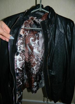 Куртка женская черная демисезонная кажзам р. 42-44 с теплой подкладкой5 фото
