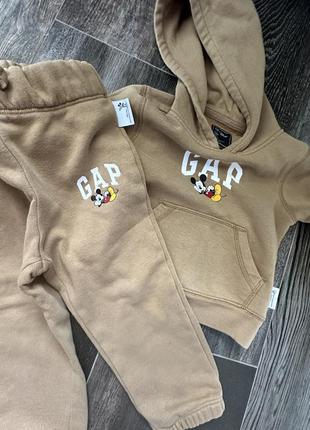 Спортивний костюм gap disney 3 t