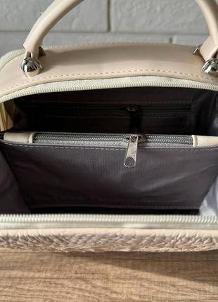 Женская мини сумочка клатч под рептилию черная, маленькая сумка через плечо эко кожа молочный10 фото