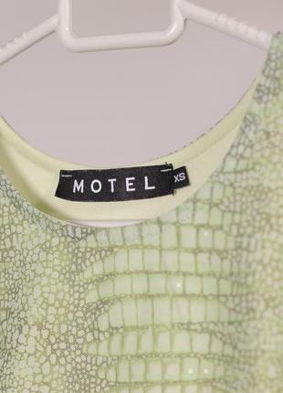 Облягаюча сукня motel4 фото