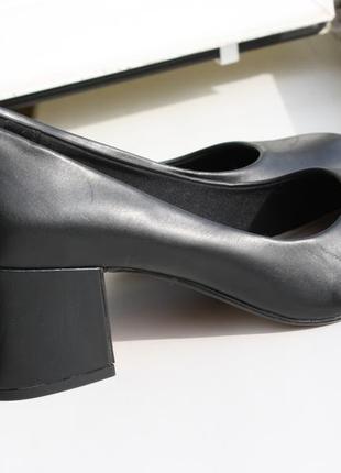 Туфли кожа clarks устойчивый каблук 39.5 размер новые4 фото