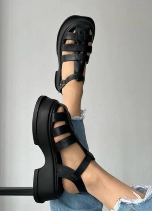 Черные сандалии на платформе4 фото