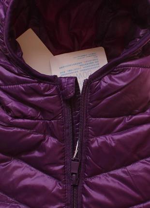 Ультратонкий пуховик - куртка для дівчинки з капюшоном фіолето...3 фото
