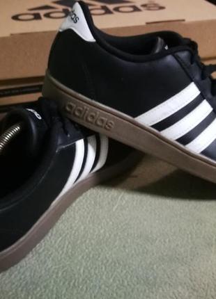 Adidas кроссовки,оригинал3 фото
