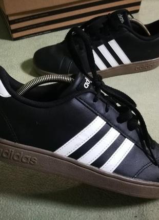 Adidas кроссовки,оригинал4 фото