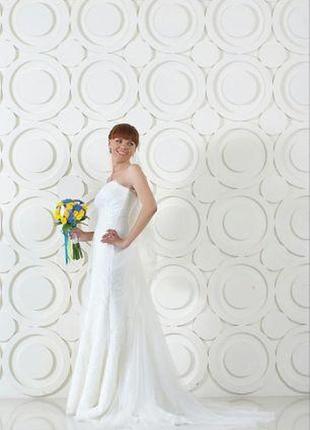 Весільна сукня силует рибка шлейф кольору айворі2 фото