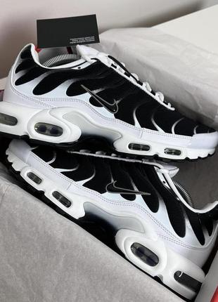 Кросівки nike air max plus <<metallic pewter>>