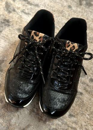 Модні кросівки з леопардовим 🐆 принтом, 35 розмір1 фото