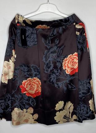 Шелковая юбка hugo boss с цветочным принтом1 фото