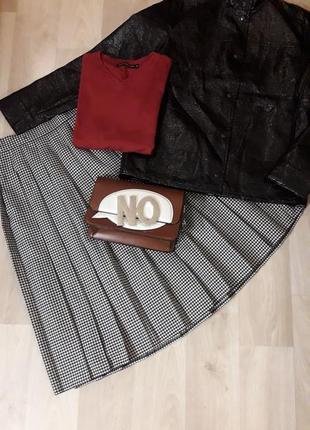 Роскошная универсальная юбка в крупную плиссировку4 фото