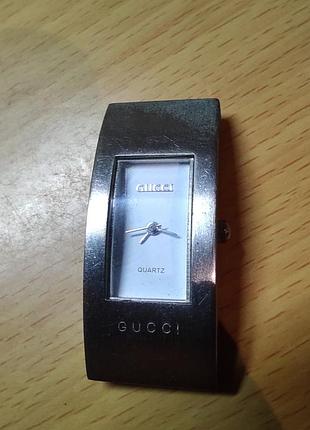 Грузоподъемные женские часы gucci