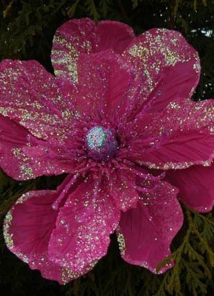 Яскрава різдвяна квітка на ялинку. діаметр 16-17 см1 фото