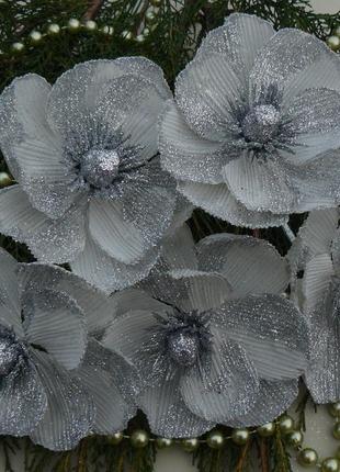 Комплект квітів із тканини на ялинку діаметр 14-15 см3 фото