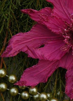 Яркий новогодний цветок с блестками. диаметр 19-20см2 фото