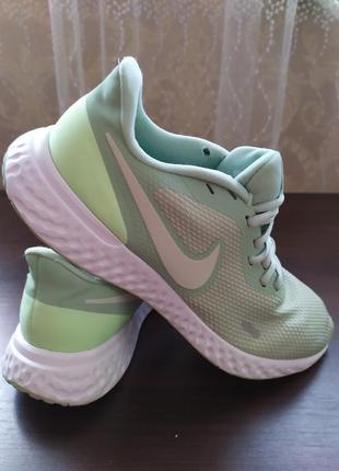 Женские кроссовки nike revolution 5