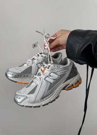 Нью беленс кроссовки new balance 1906 «silver / white orange»