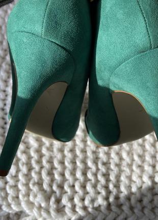 Туфли лодочки яркого зеленого цвета на высокой шпильке5 фото
