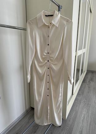 Красивое атласное платье, бренд zara