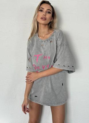 Женская трендовая футболка рванка варенка серая с надписью devil's mood оверсайз2 фото