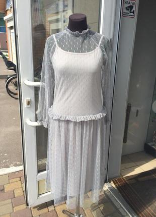 Сіра сукня з фатином