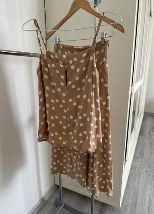 Костюм в горошок, бренд mango