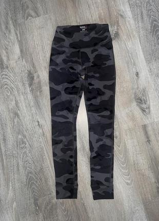 Спортивные леггинсы reebok для тренировок для подростков или на худих девушек
