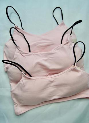 Жіночий короткий топ-бандо на бретелях рожевий