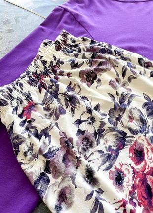 Жіноча піжама великих розмірів фіолетова з квітами7 фото