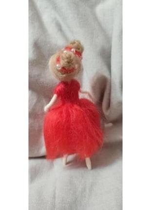 Дівчинка балерина в червоній сукні . з вовни у техніці сухого валяння5 фото