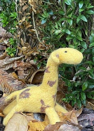 Жирафа. іграшка з вовни «жирафка» , створена у техніці сухого валяння