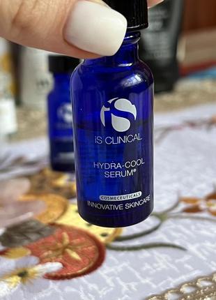 Is clinical hydra-cool serum - зволожуюча сироватка для обличчя