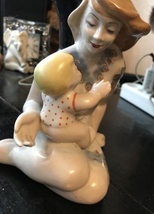 Фарфоровая статуэтка ссср мать и дитя материнство2 фото