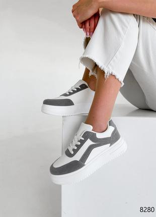 Белые очень крутые кеды – кроссовки с серыми вставками3 фото