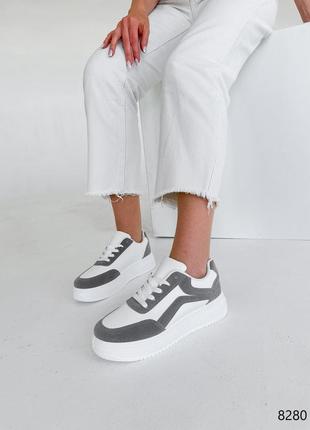 Белые очень крутые кеды – кроссовки с серыми вставками5 фото