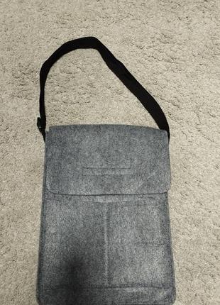 Фетрова сумка для роботи для планшета1 фото