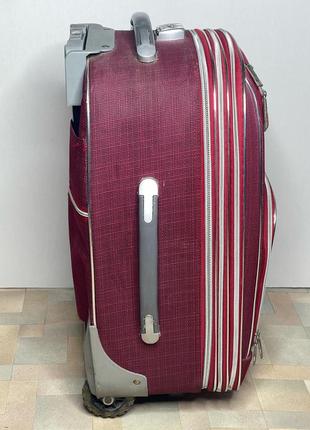 Качественный чемодан в хорошем состоянии.2 фото