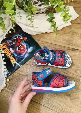 Marvel spiderman 15 см 23 р. босоножки сандали1 фото