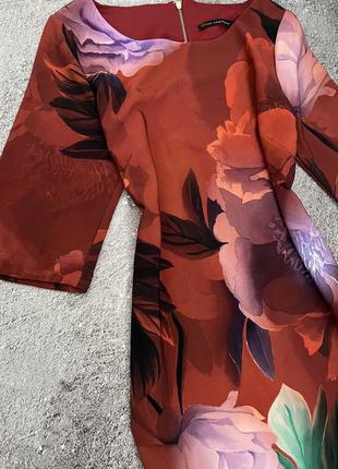 Сукня футляр в великі квіти3 фото