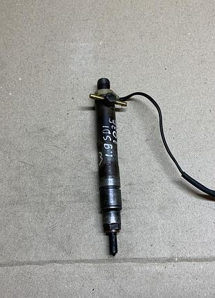 Форсунка центральна skoda fabia 1.9sdi 220/300bar 028130203e 1...